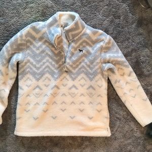 Super cute sweater, perfect for fall!